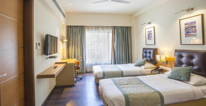 Hotel Riverview Ahmedabad Exteriör bild