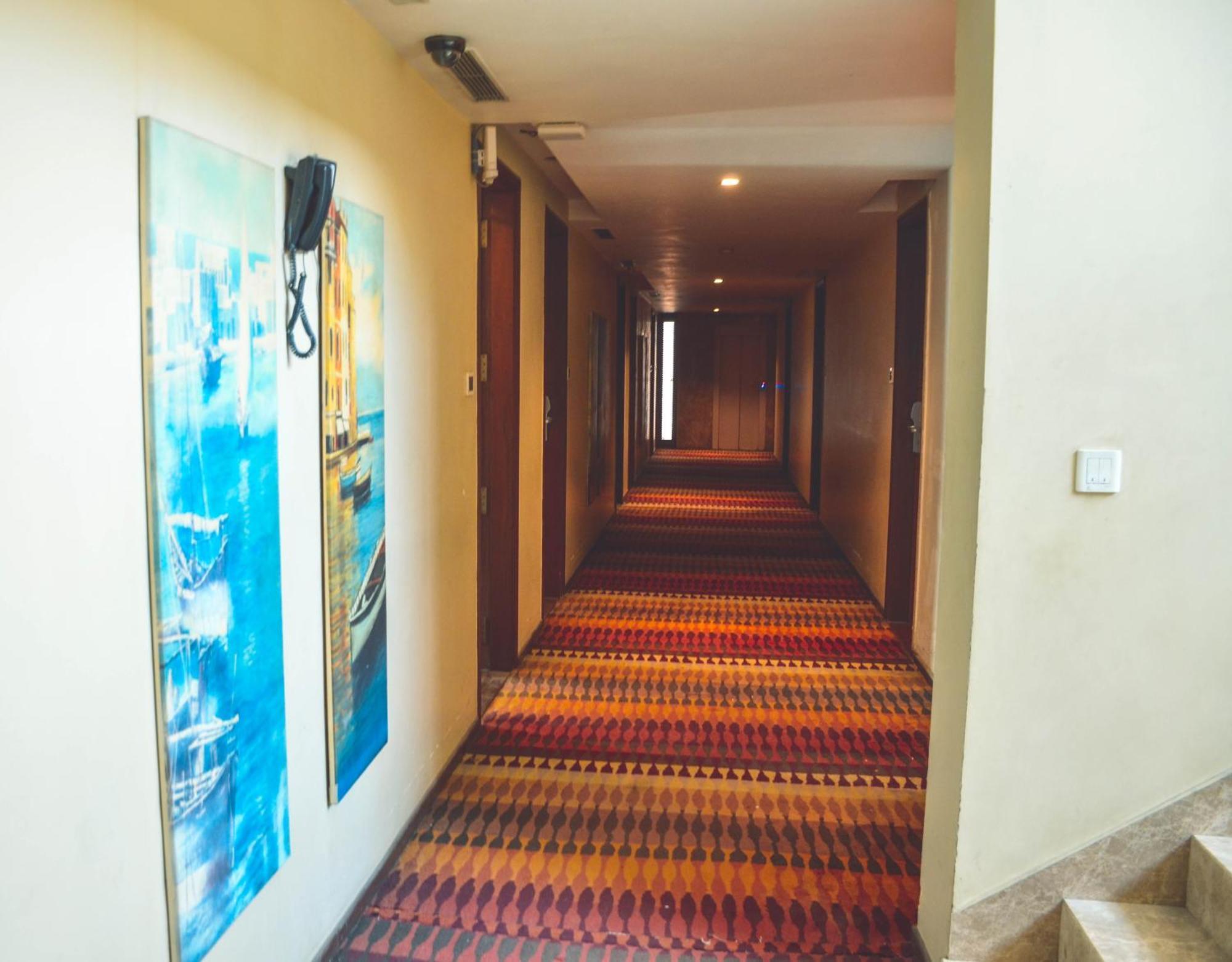 Hotel Riverview Ahmedabad Exteriör bild