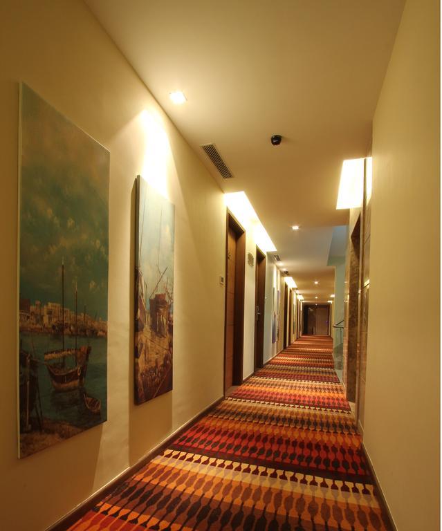 Hotel Riverview Ahmedabad Exteriör bild