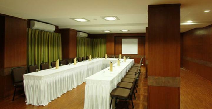 Hotel Riverview Ahmedabad Exteriör bild